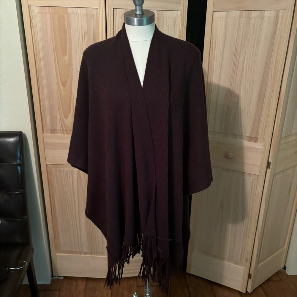 Keneth Colo poncho/shawl .